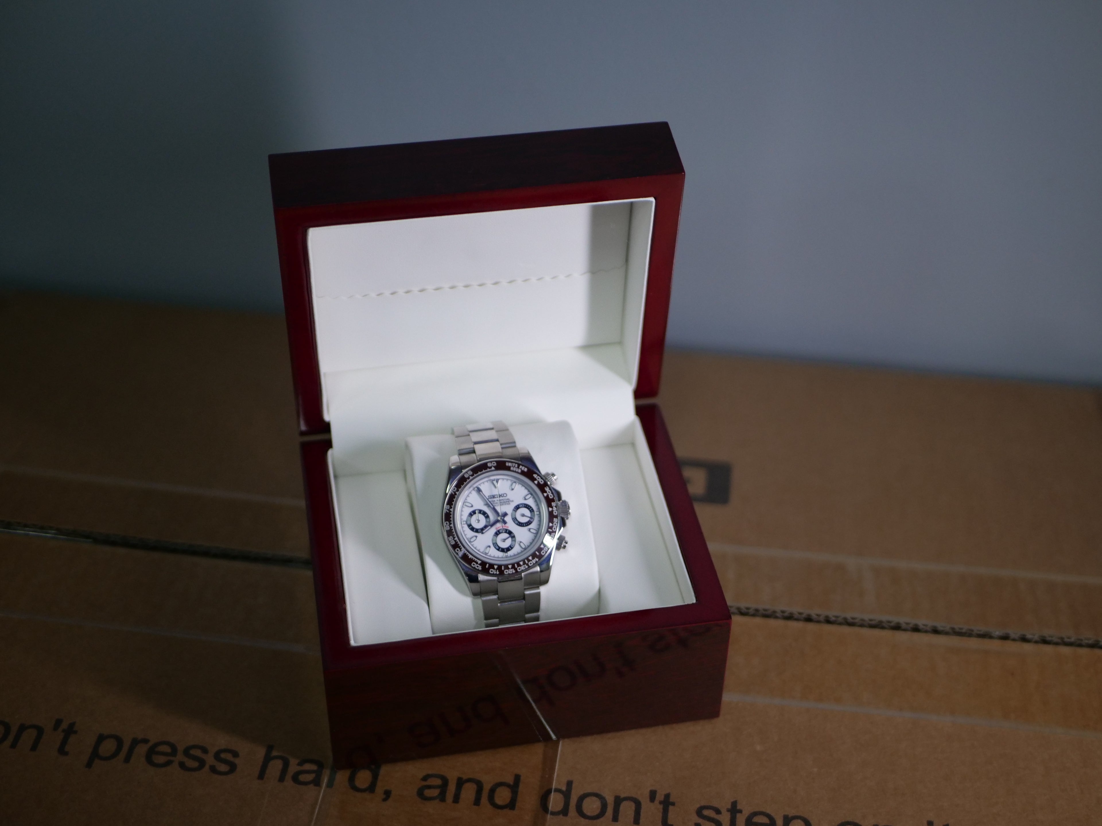 Daytona Panda– Meca-Quartz Chronograph Watch | Helixon Watches